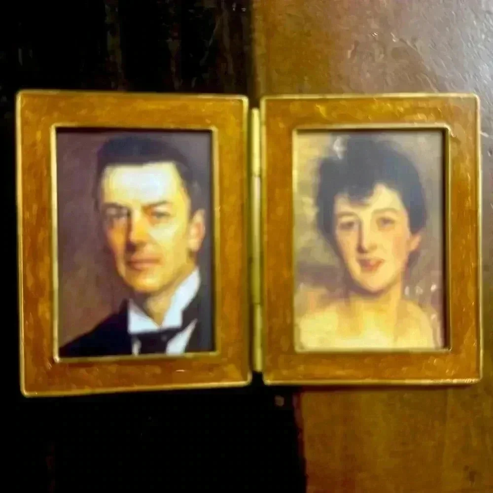 JAY STRONGWATER CROSS FOLDING PHOTO FRAME 5024